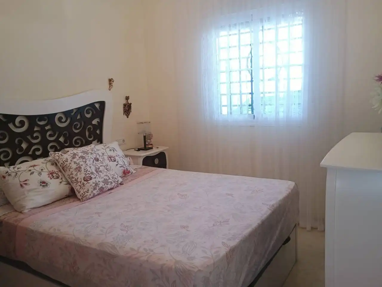 Habitación de Apartamento de alquiler en Benalmádena con Aire acondicionado, Terraza y Amueblado