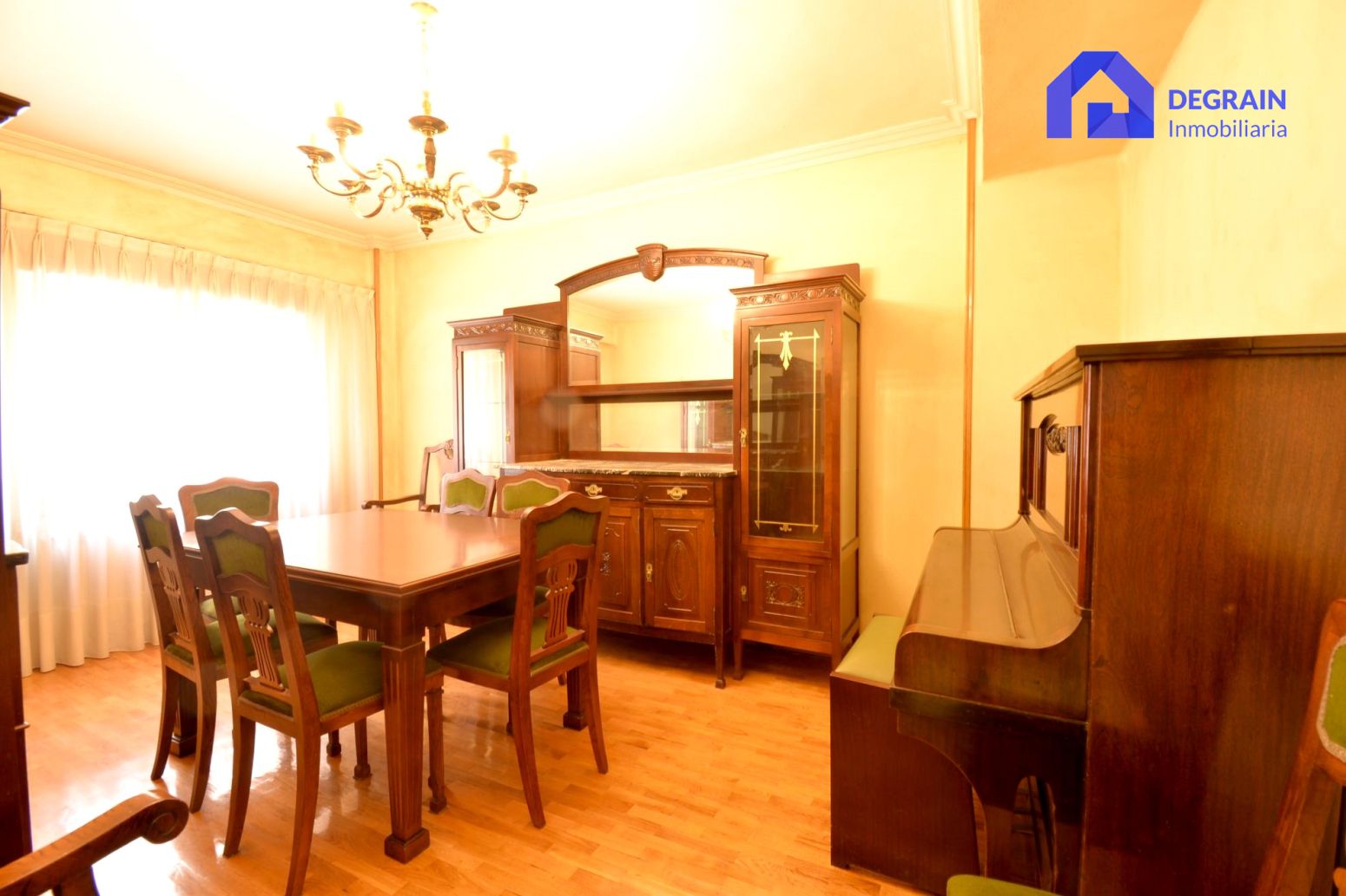Dining room of Flat for sale in Oviedo   with Heating, Parquet flooring and Terrace