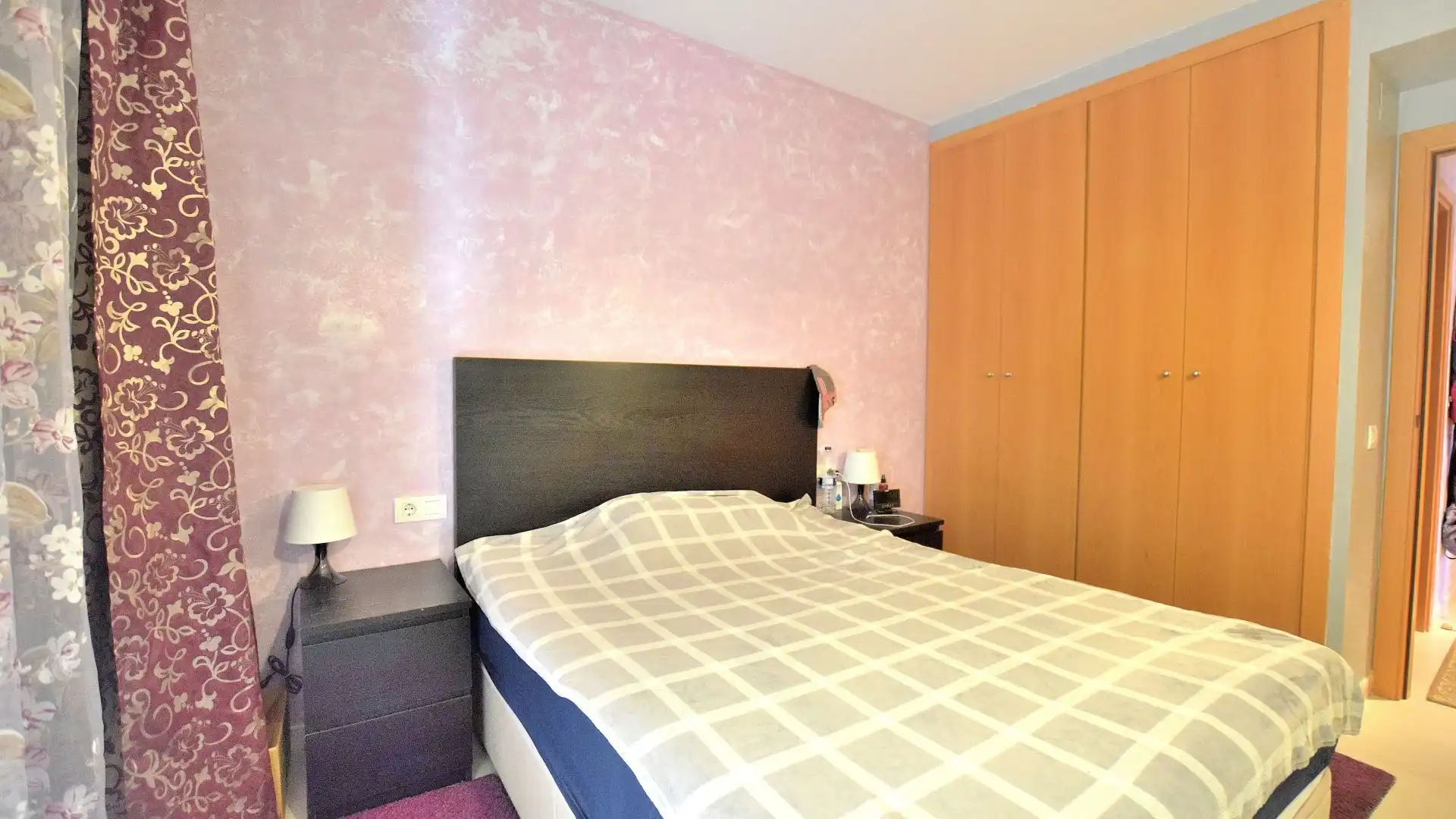 Schlafzimmer von Wohnung zum Verkauf in Salou mit Klimaanlage, Heizung und Privatgarten