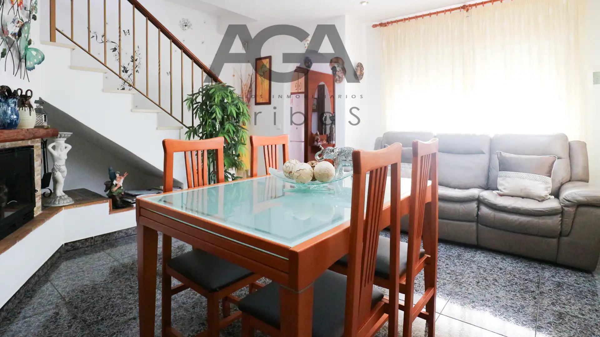 Menjador de Casa o xalet en venda en Sant Cebrià de Vallalta amb Aire condicionat, Jardí privat i Terrassa