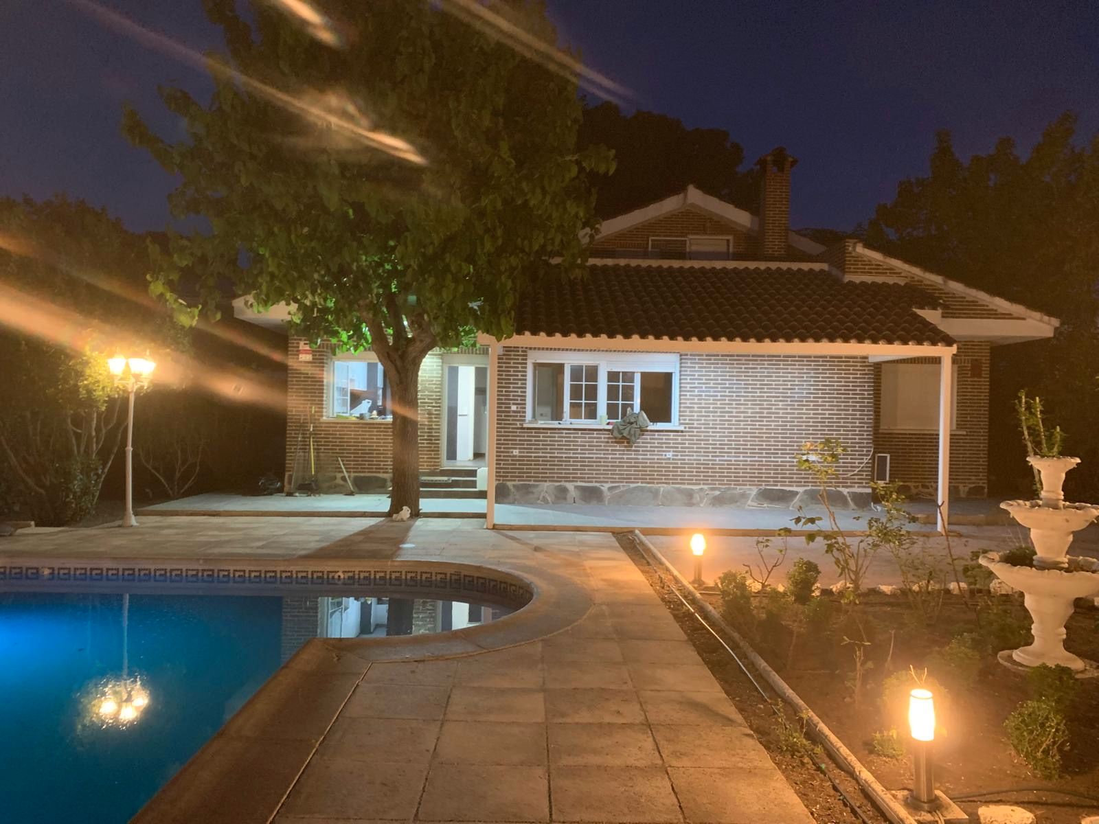Exterior view of House or chalet to rent in Pozuelo de Alarcón  with Air Conditioner, Heating and Private garden