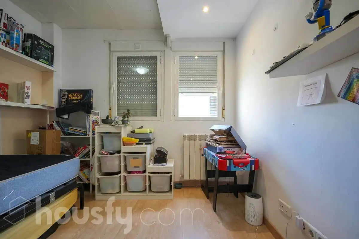Flat for sale in Madrid  with Air Conditioner, Heating and Storage room