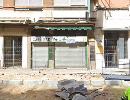 Locale commerciale in affitto a Av Libertad