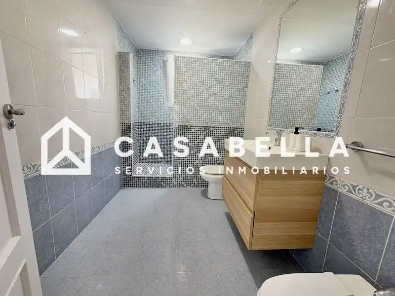 Baño de Piso de alquiler en Valencia con Aire acondicionado, Calefacción y Terraza