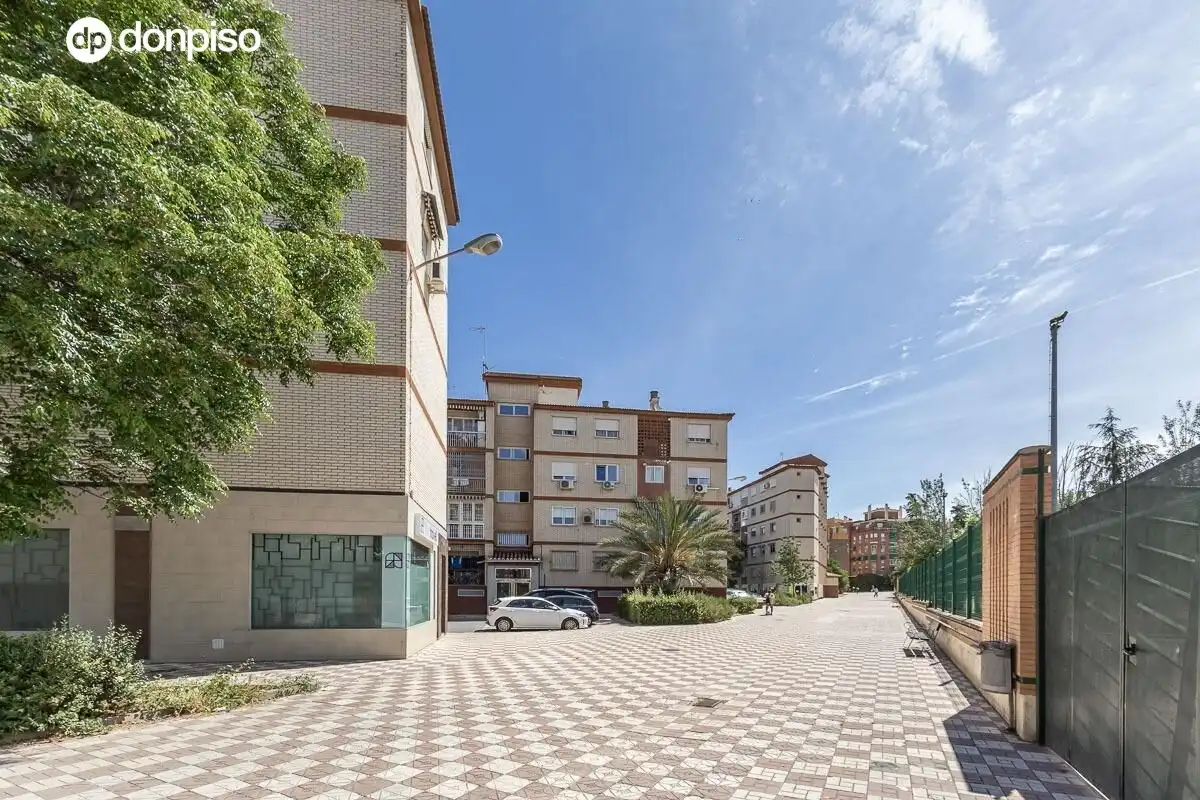 Exterior view of Flat for sale in Granada  with Air Conditioner and Heating