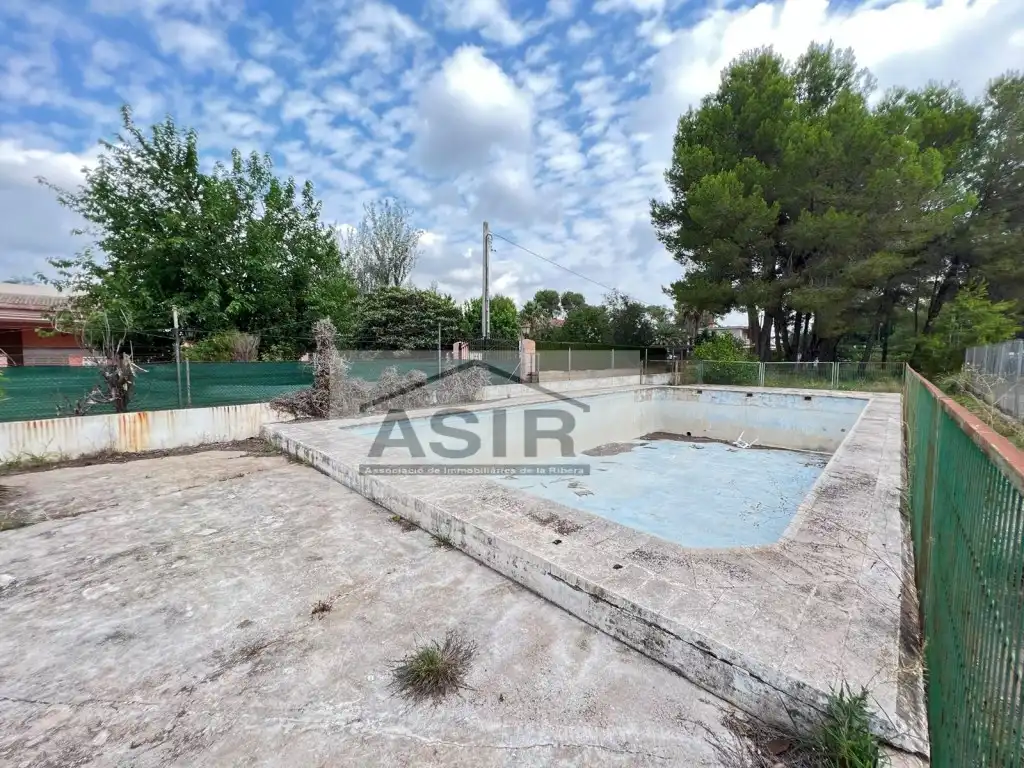 Swimming pool of Residential for sale in Alberic
