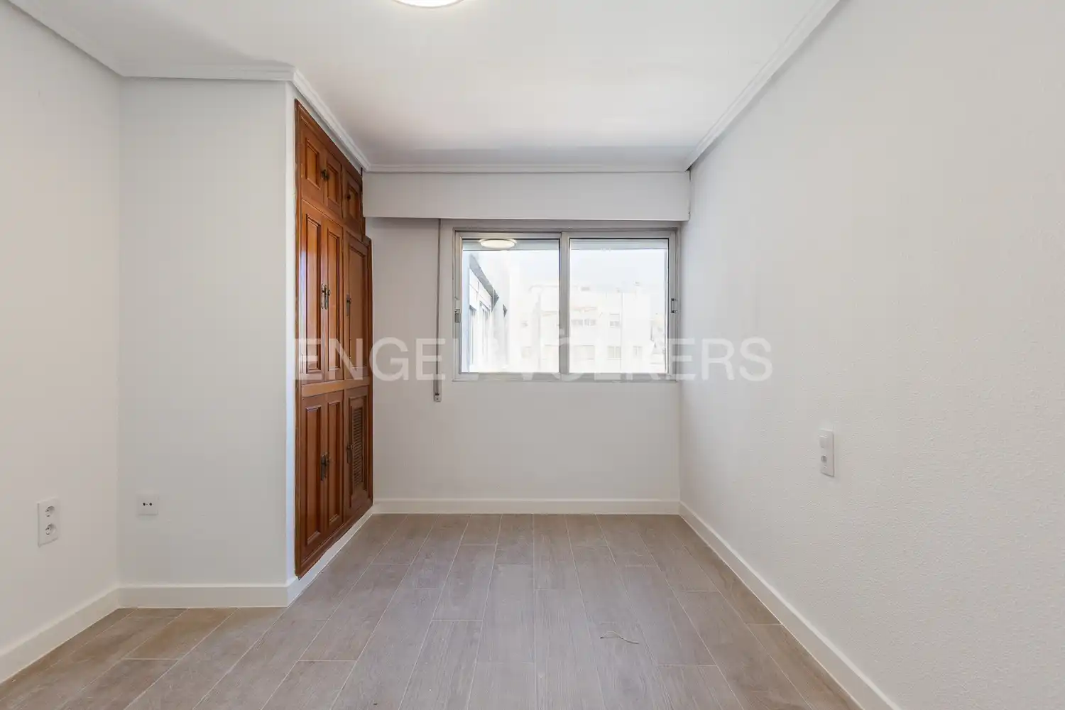 Schlafzimmer von Wohnung zur Miete in Valencia mit Klimaanlage, Heizung und Terrasse