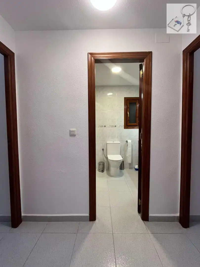 Bany de Casa o xalet en venda en Orihuela amb Aire condicionat, Terrassa i Moblat