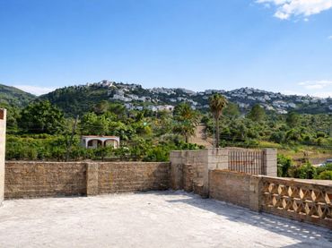 Casa rustica con giardino in vendita a Pego