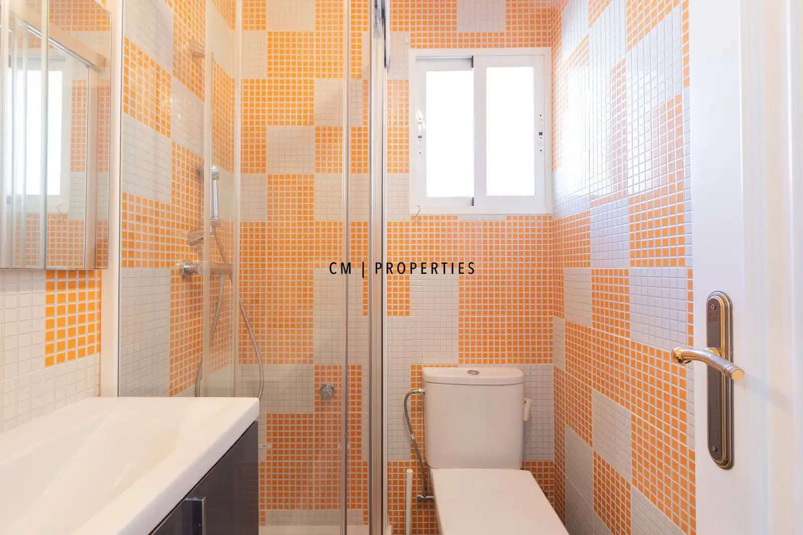 Badezimmer von Haus oder Chalet zur Miete in Manises mit Klimaanlage, Terrasse und Möbliert