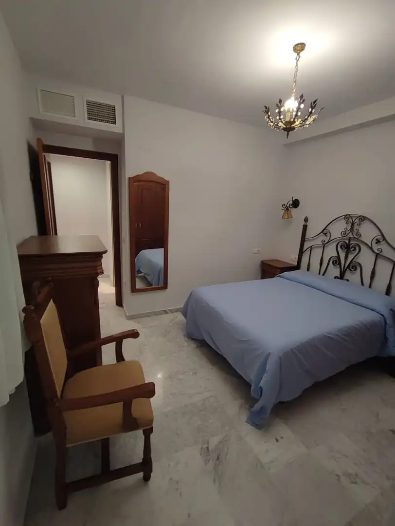 Habitación de Piso de alquiler en Sevilla con Aire acondicionado, Calefacción y Horno