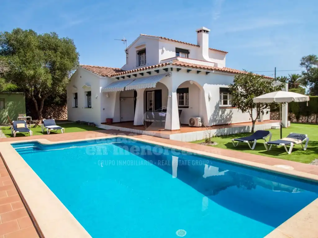 Vista exterior de Finca rústica en venta en Es Castell con Aire acondicionado, Terraza y Piscina
