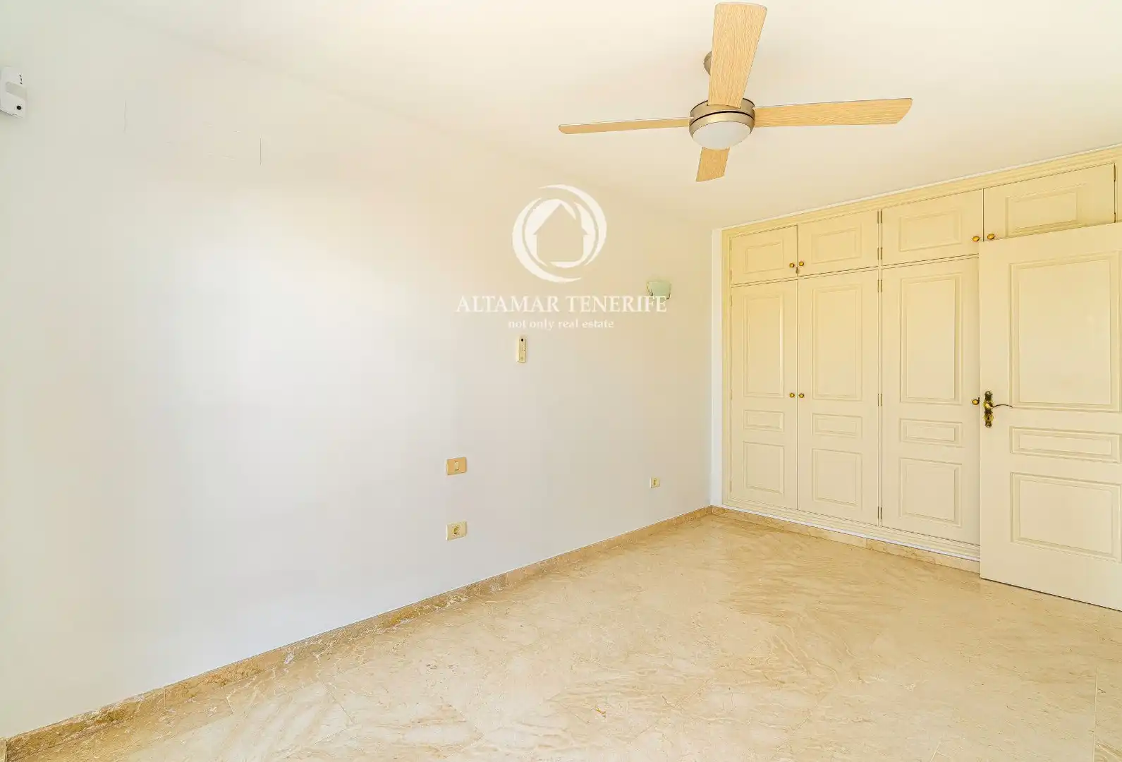 Habitación de Apartamento en venta en Arona con Jardín privado, Terraza y Piscina
