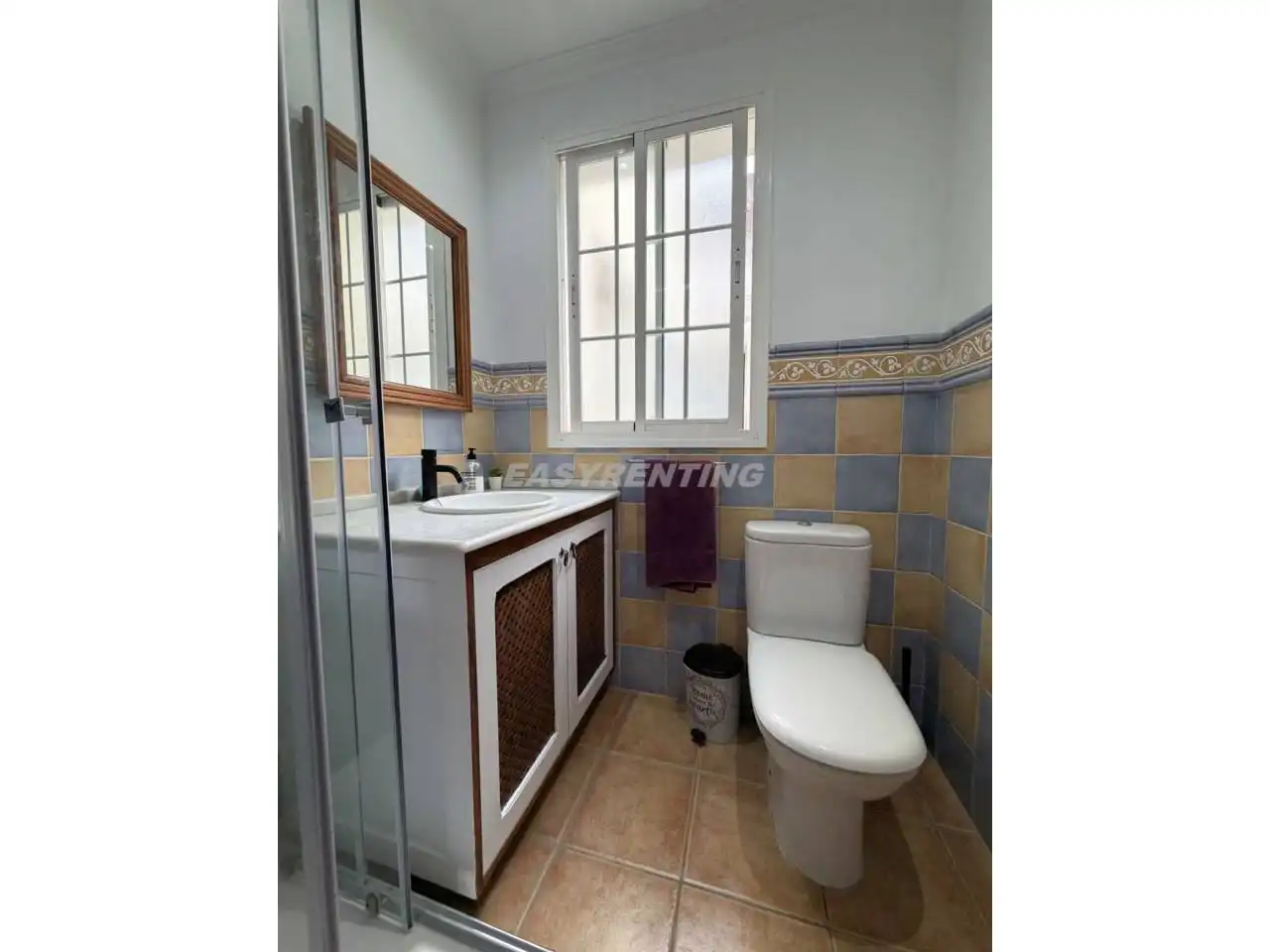 Bathroom of Flat for rent in La Línea de la Concepción  with Air Conditioner and Furnished