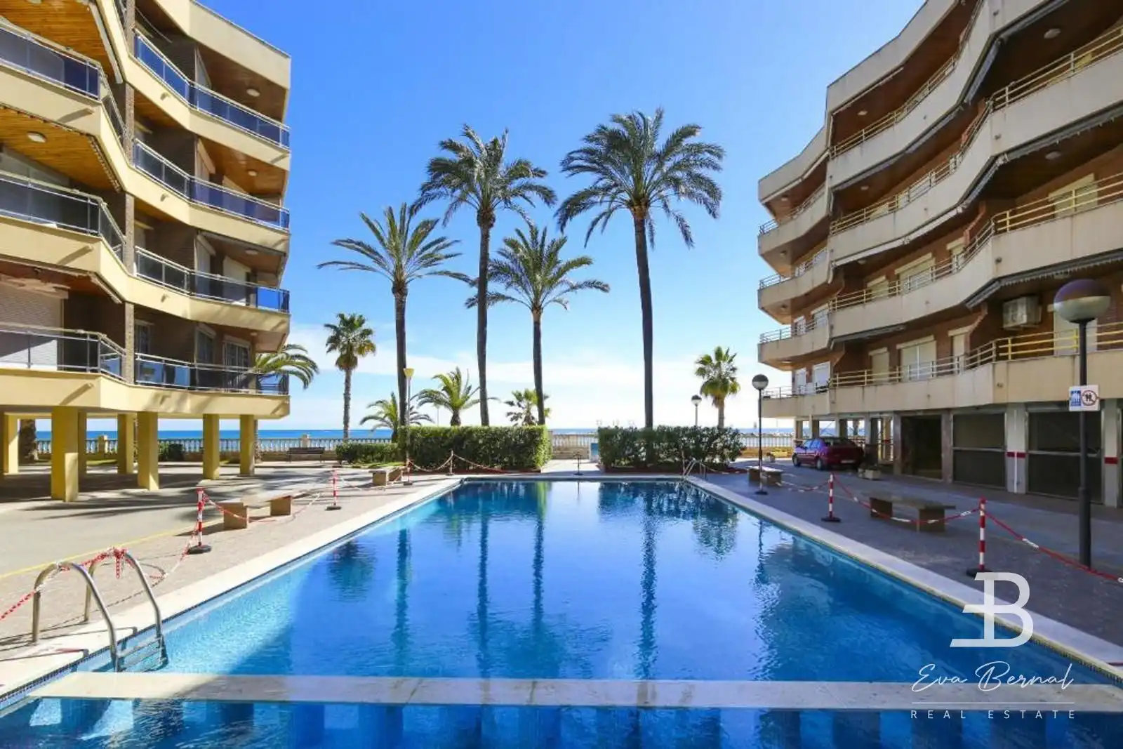 Swimming pool of Flat for sale in Cambrils  with Air Conditioner, Heating and Private garden