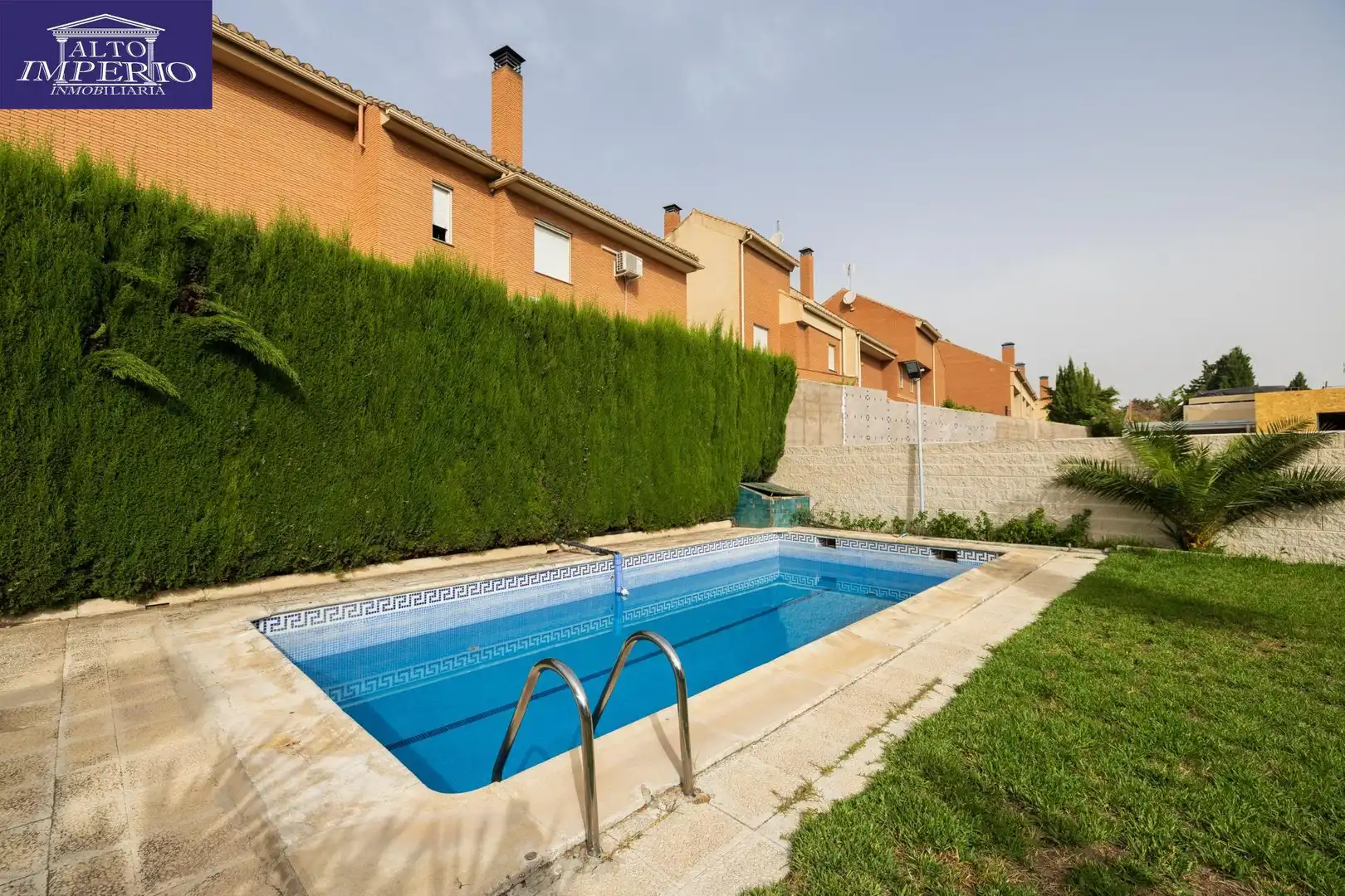 Detached house with pool for sale in Urbanizacion VISTA NEVADA 12