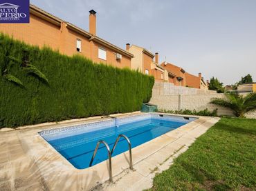 Xalet amb piscina en venda a Urbanizacion VISTA NEVADA 12