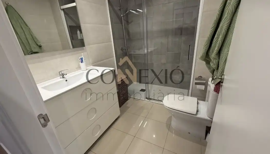 Baño de Casa o chalet en venta en Sarrià de Ter con Aire acondicionado, Calefacción y Jardín privado