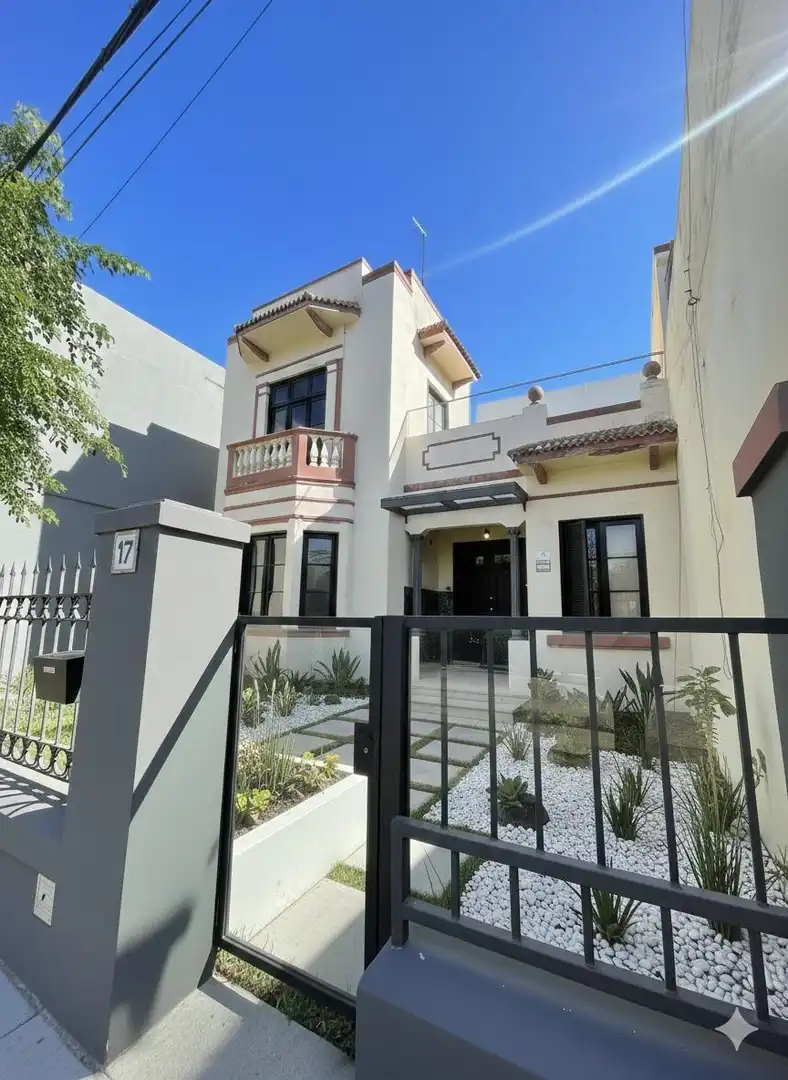 Casa con terraza en venta en Calle Calle Pérez Galdós, imagen 2