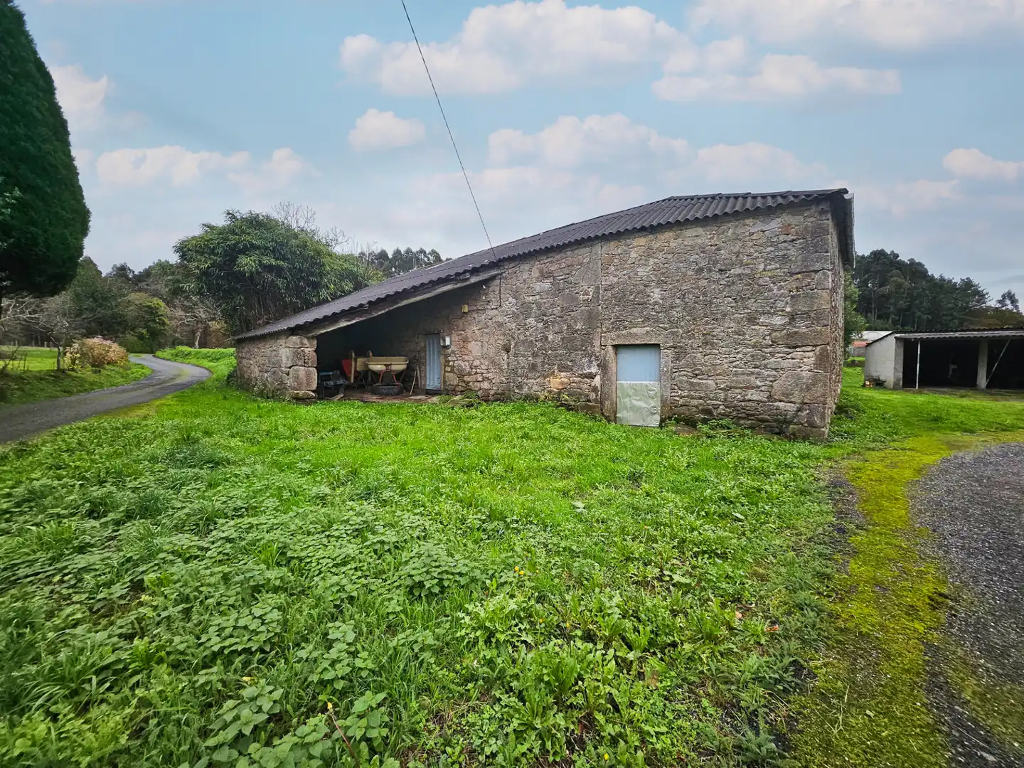 Vista exterior de Casa o xalet en venda en Irixoa amb Jardí privat i Traster