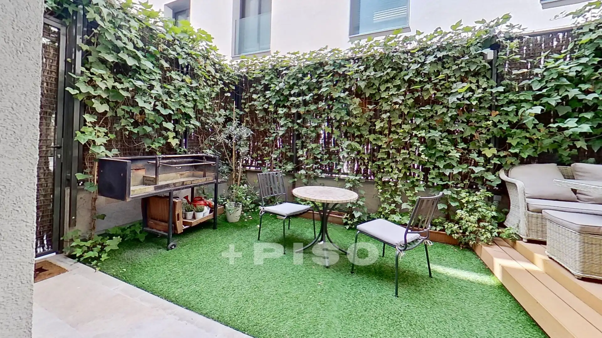 Terrassa de Pis en venda en Madrid amb Aire condicionat, Calefacció i Jardí privat