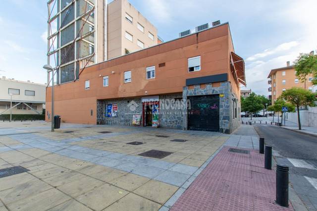 Edificio en Venta en Tres Olivos - Valverde