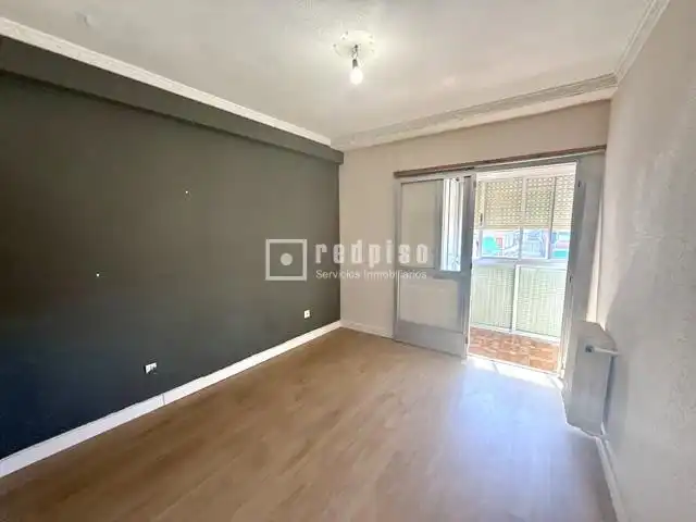 Habitación de Piso en venta en Madrid con Terraza