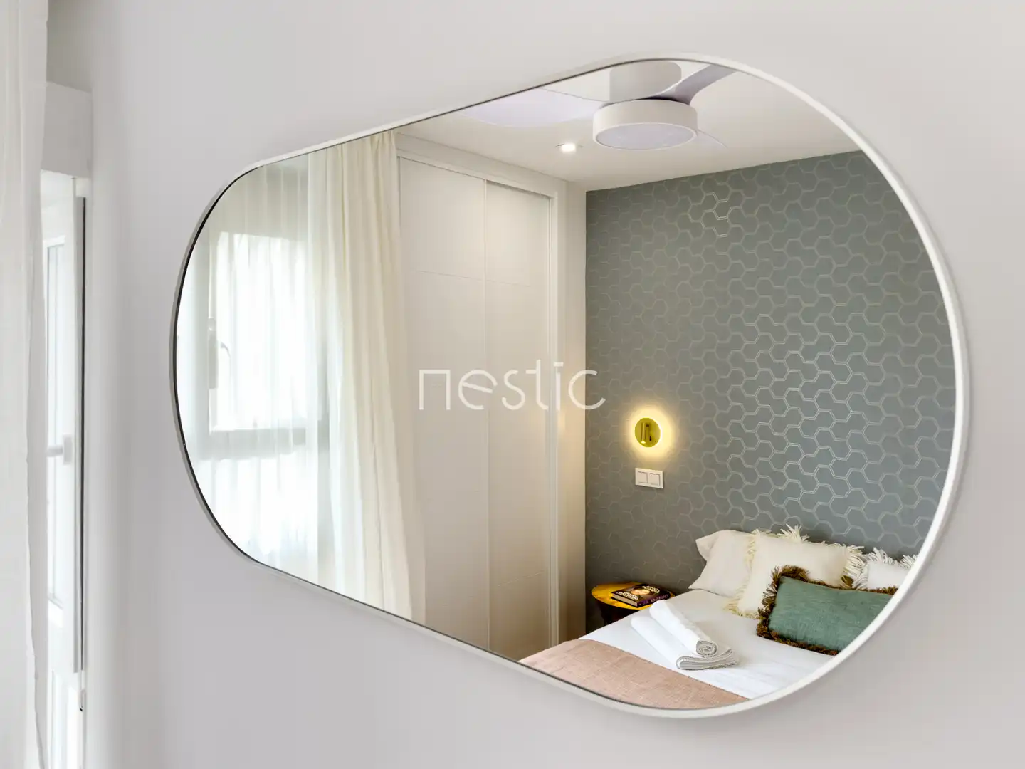 Dormitori de Apartament de lloguer en Madrid amb Aire condicionat, Calefacció i Terrassa