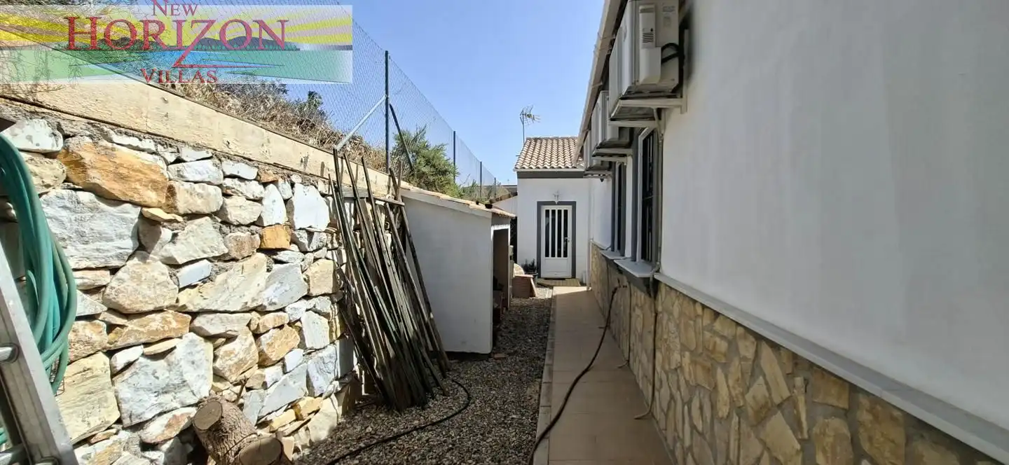 Vista exterior de Casa o xalet en venda en Arboleas amb Jardí privat, Terrassa i Piscina