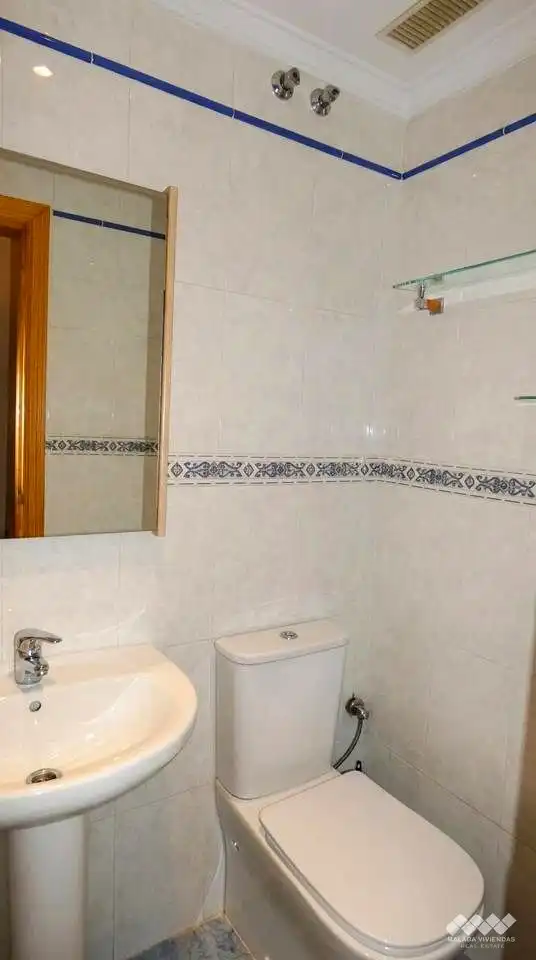 Bany de Àtic en venda en Alhaurín de la Torre amb Aire condicionat, Terrassa i Traster