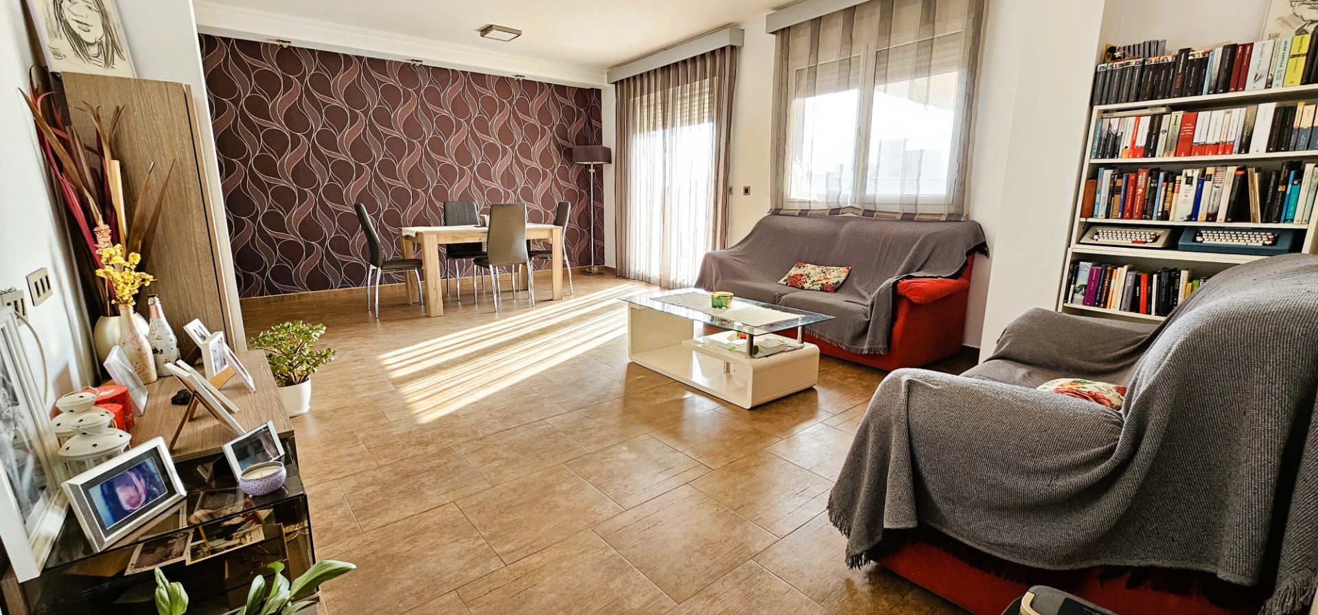 Sala d'estar de Àtic en venda en Totana amb Aire condicionat, Terrassa i Moblat