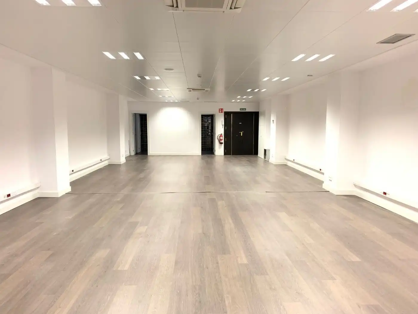 Oficina de alquiler en N/A, Sants