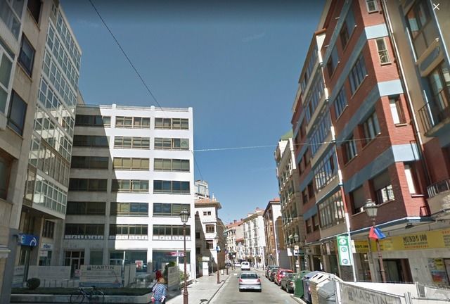 Vista exterior de Edifici en venda en Burgos Capital