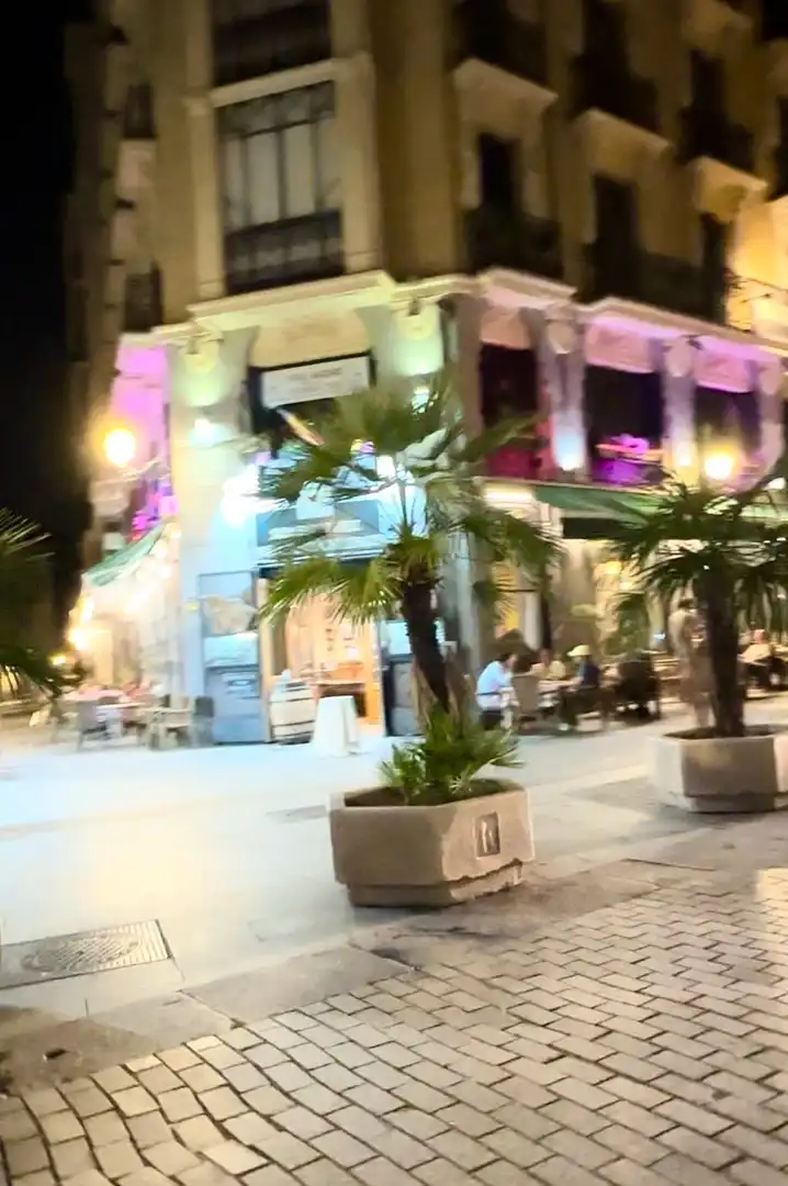 Vista exterior de Apartamento en venta en Madrid con Calefacción, Terraza y Amueblado