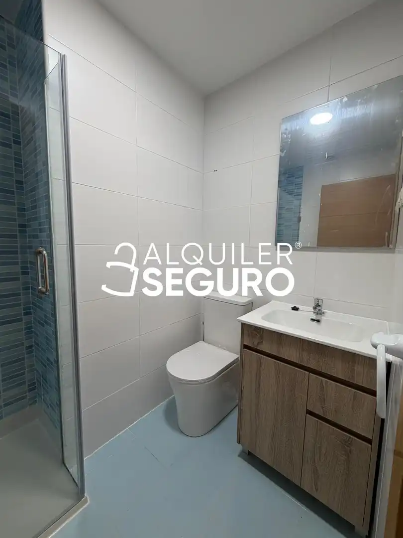 Piso de alquiler en Rafael San Narciso, Palomeras Bajas