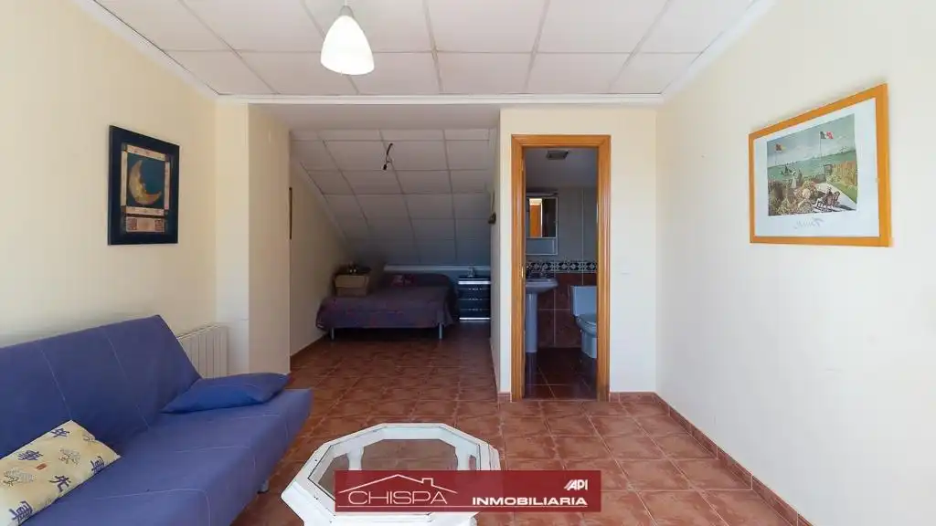 Einfamilien-Reihenhaus zur Miete in Náquera mit Heizung, Privatgarten und Terrasse