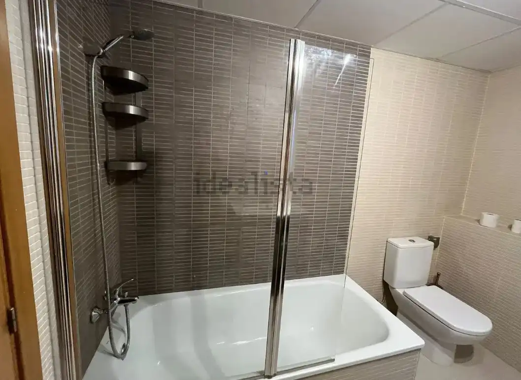 Baño de Piso en venta en Burjassot con Aire acondicionado, Calefacción y Terraza
