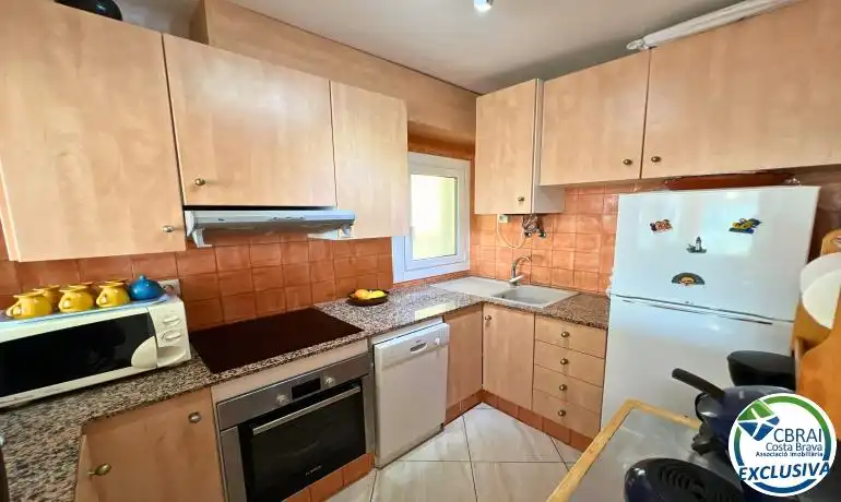 Cocina de Planta baja en venta en Roses con Jardín privado, Trastero y Amueblado