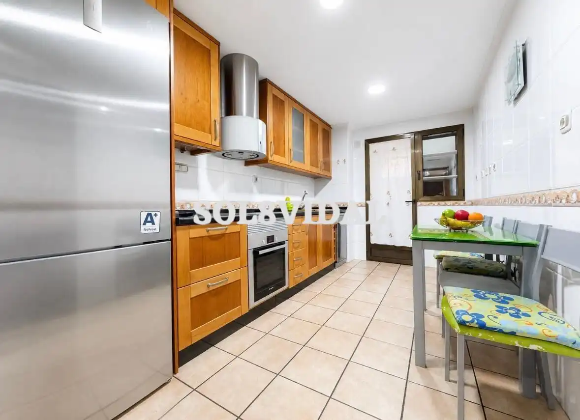 Cocina de Piso de alquiler en Orihuela con Aire acondicionado, Calefacción y Amueblado