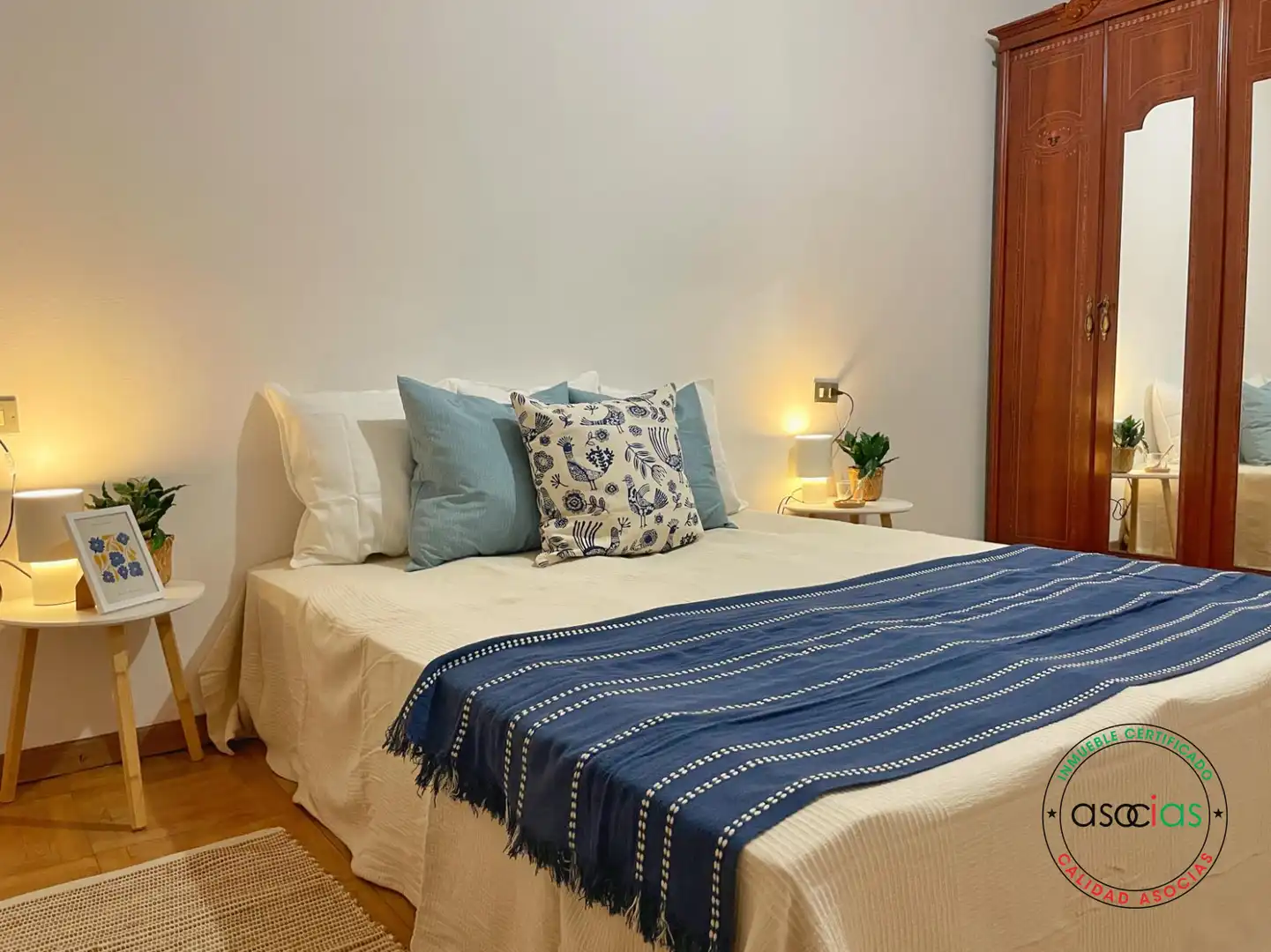 Dormitori de Pis en venda en Gijón  amb Calefacció, Jardí privat i Parquet
