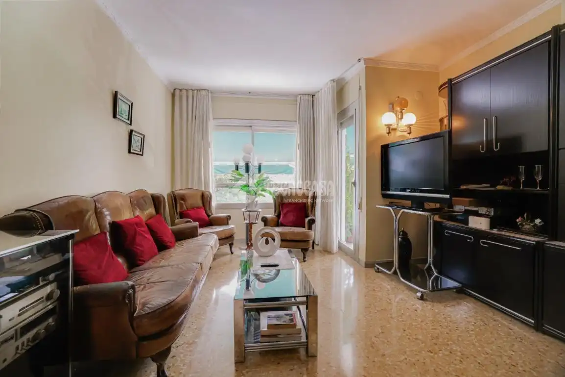Sala de estar de Piso en venta en Montcada i Reixac con Balcón