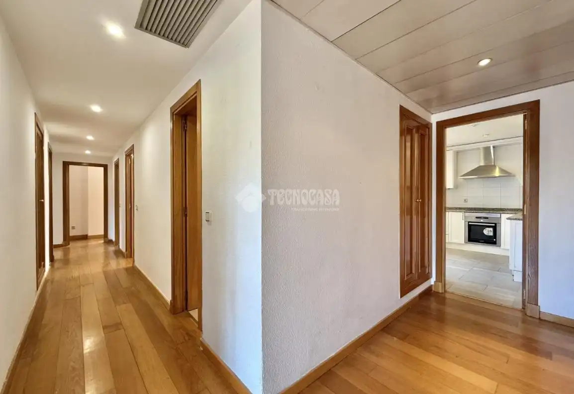Flat for sale in Madrid  with Air Conditioner, Heating and Storage room
