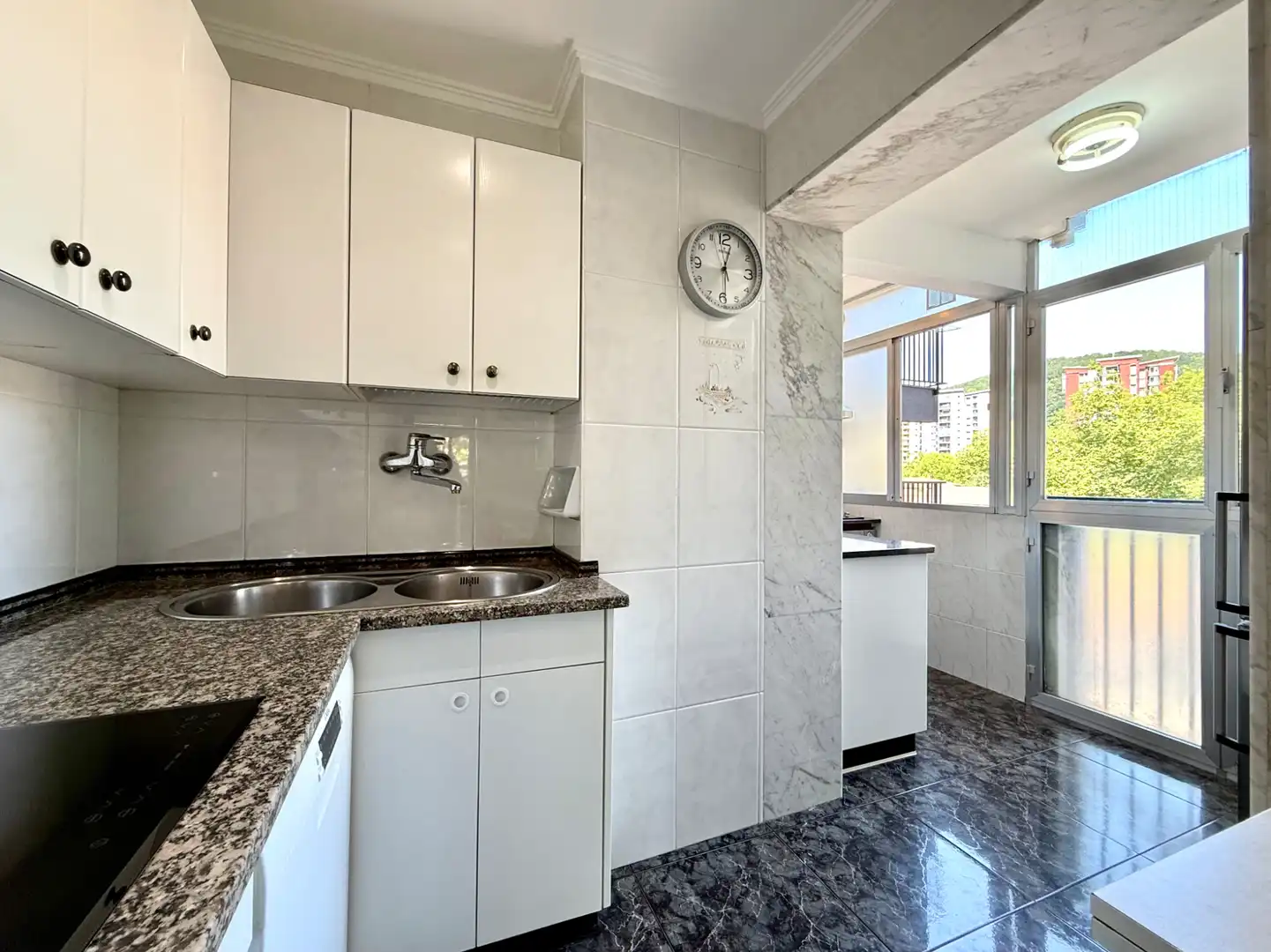 Küche von Wohnung zum Verkauf in Donostia - San Sebastián  mit Heizung, Terrasse und Möbliert