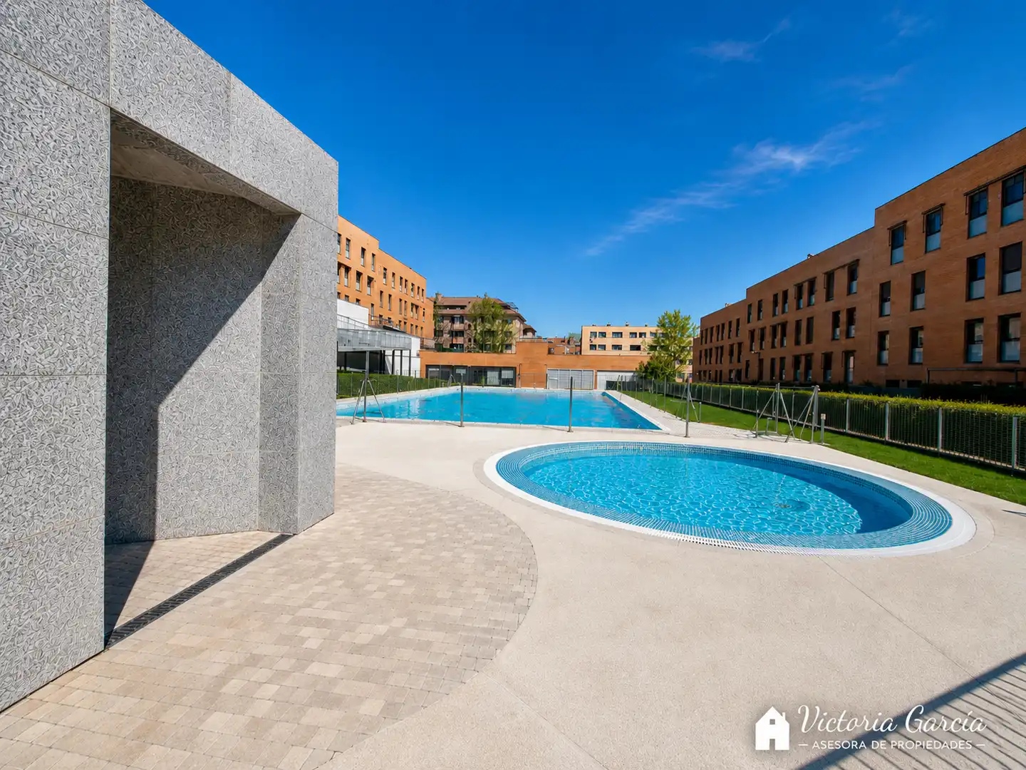 Swimming pool of Ground floor for sale in Paracuellos de Jarama  with Air Conditioner, Heating and Storage room