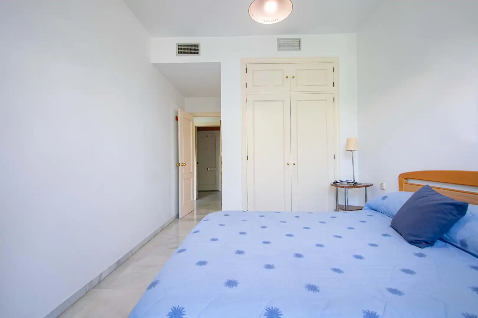 Bedroom of Flat for sale in Sevilla  with Air Conditioner and Heating