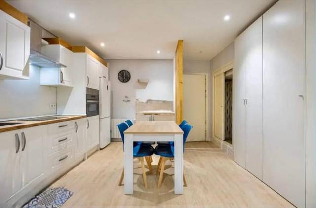 Piso en Venta en Calle de Fuente del Saz en Hispanoamérica - Bernabéu