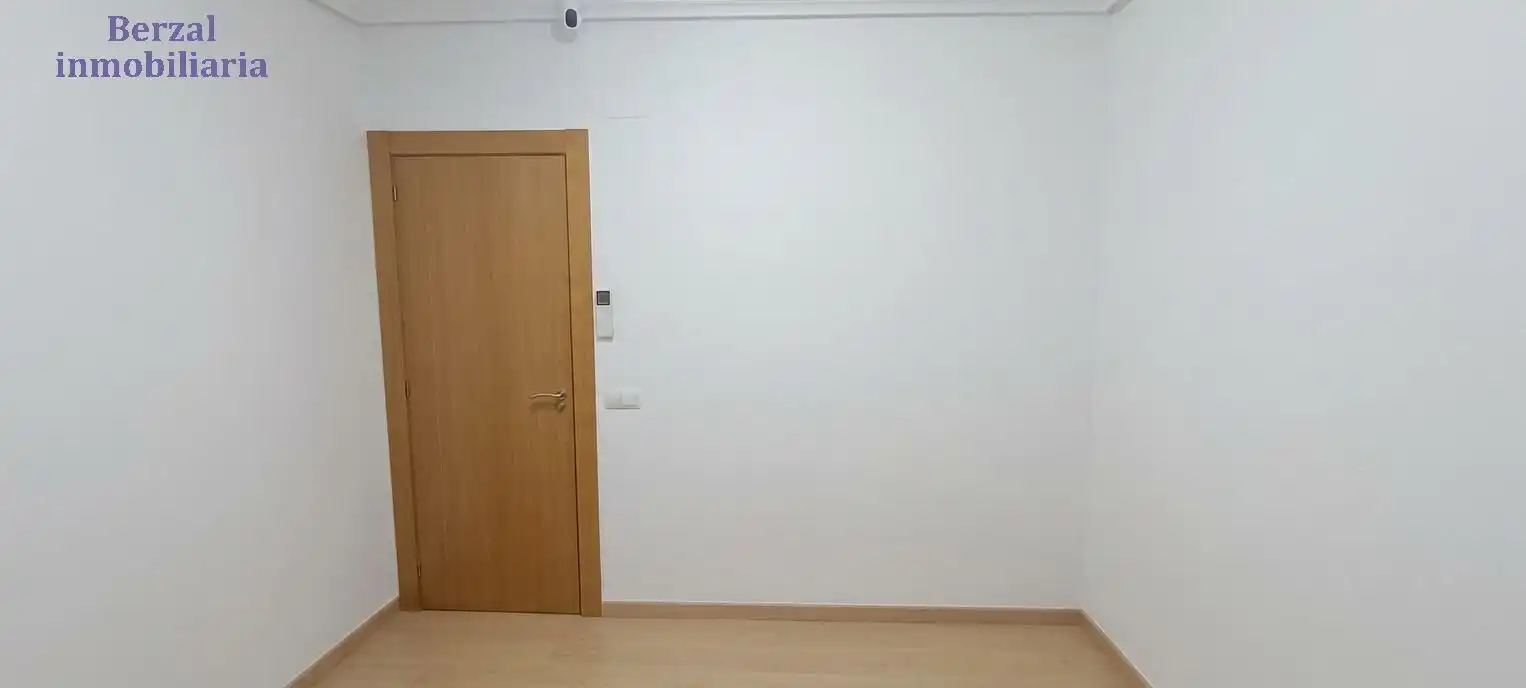 Wohnung zum Verkauf in  Logroño mit Klimaanlage, Heizung und Terrasse