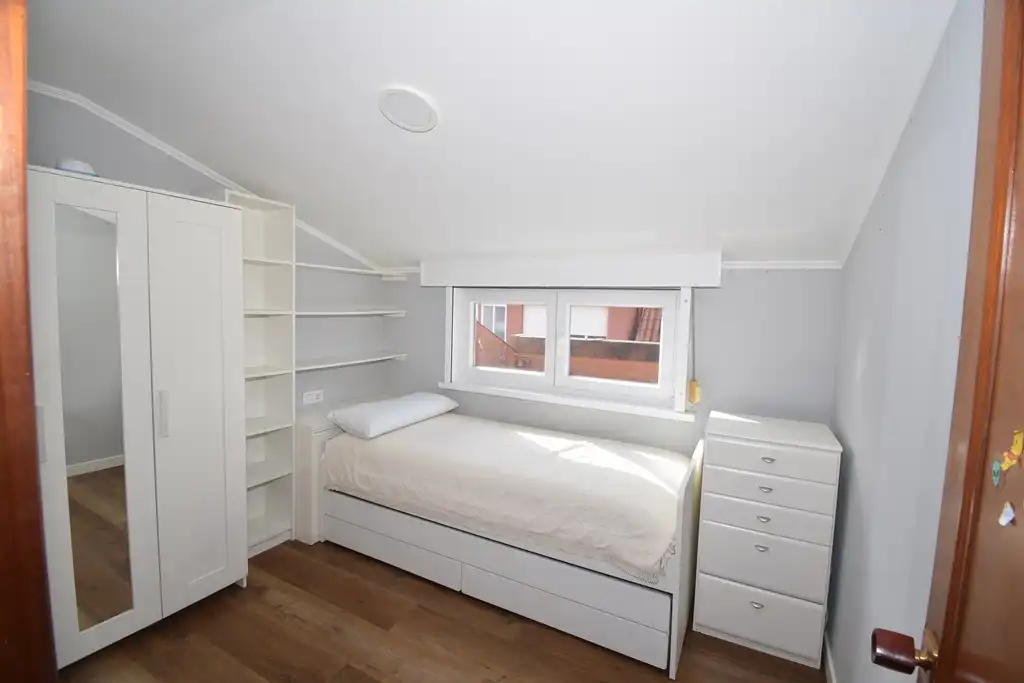 Dormitori de Àtic en venda en Miño amb Calefacció, Terrassa i Traster
