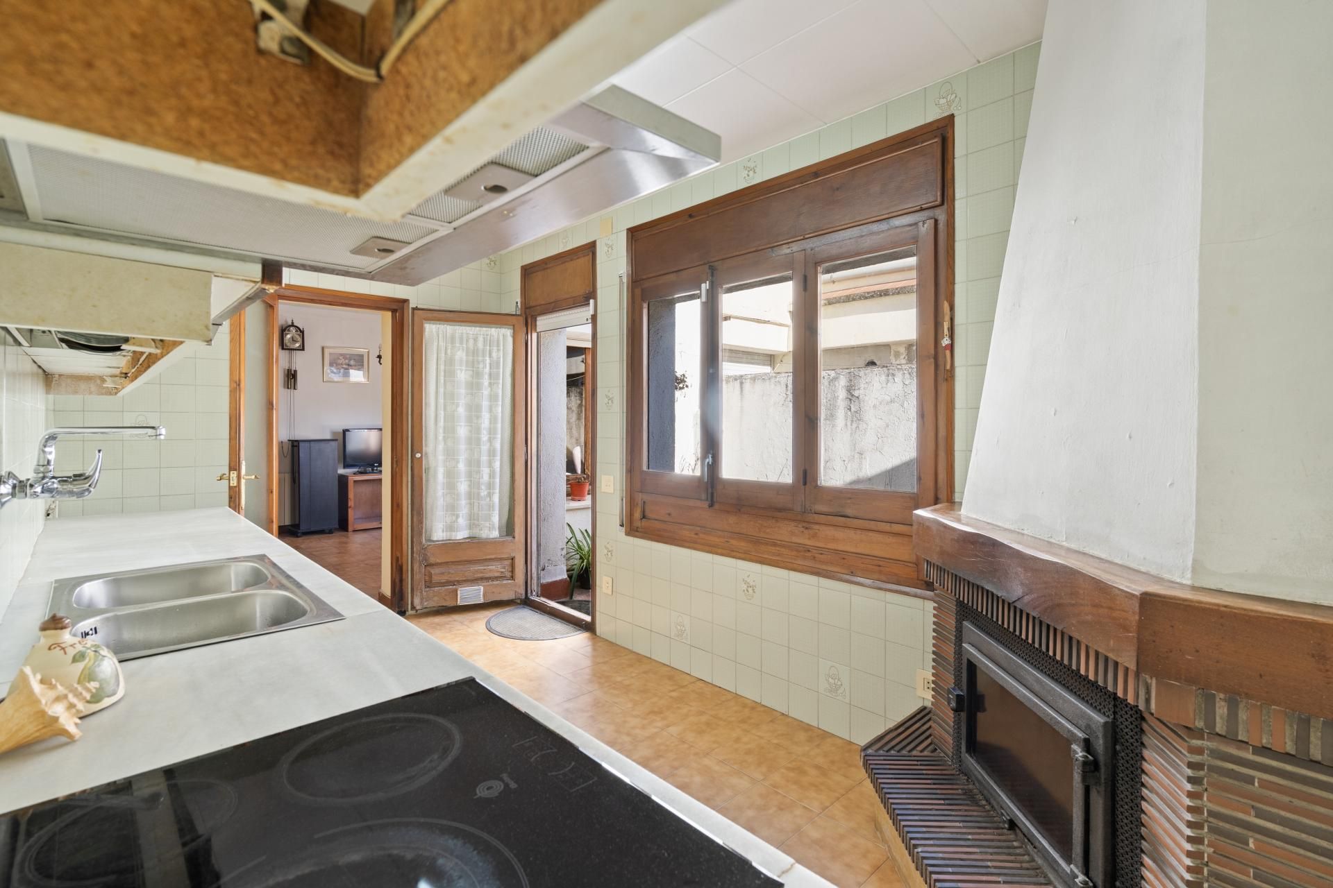 Cuina de Casa o xalet en venda en Sant Celoni amb Calefacció, Terrassa i Forn