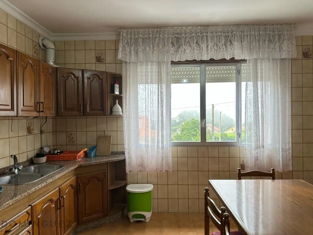 Cuina de Casa o xalet en venda en Marín amb Jardí privat i Traster